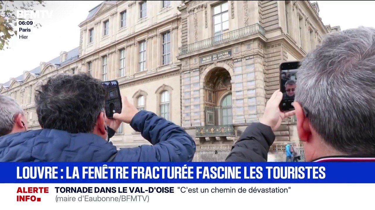 La fenêtre du Louvre, par laquelle sont entrés les cambrioleurs, est devenue la nouvelle attraction touristique