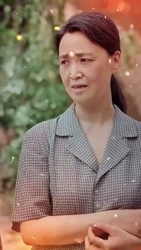 (3) After being rescued from the water, she decisively dumped her scumbag fiancé and started dating her savior. Her cheerful and lively personality slowly melted the lonely and cold man, making him gradually let down his guard and open his heart. #Popular