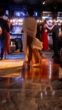 (3) After being rescued from the water, she decisively dumped her scumbag fiancé and started dating her savior. Her cheerful and lively personality slowly melted the lonely and cold man, making him gradually let down his guard and open his heart. #Popular