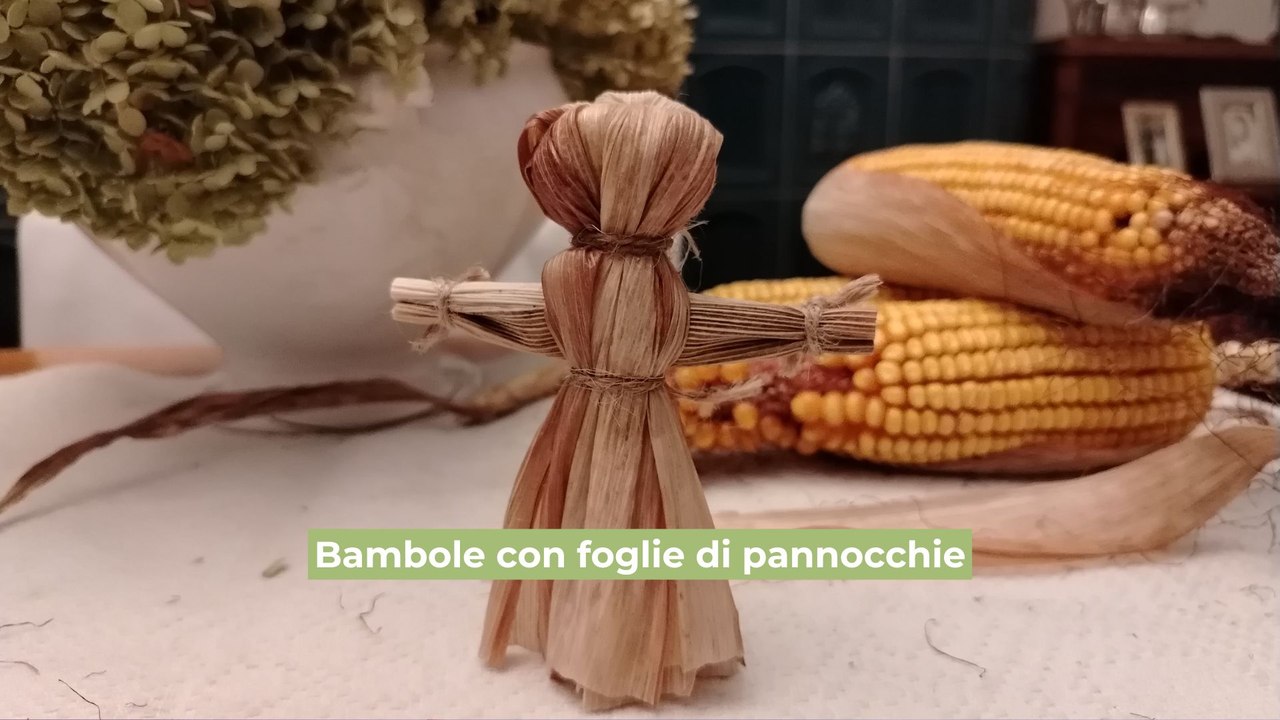 Bambole con foglie di pannocchie