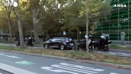 Francia, Sarkozy entrato nel carcere parigino della Sante'