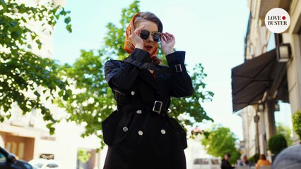 From Ordinary Girl to Street Survivor: Jasmine’s Unexpected Turn of Events 💸