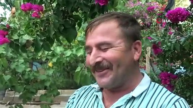 Uçağa valizleri yüklerken sempatik tavırlarıyla meşhur oldu, o anlar milyonlarca kez izlendi