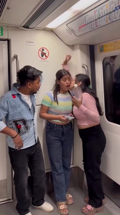 Hath hatate hi kya ho gaya😜