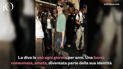 Va all'asta la Birkin Voyageur, la borsa decorata a mano da Jane Birkin