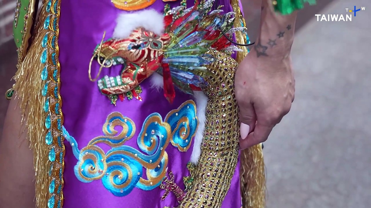 Taiwanese Transgender Drag Queen Shines at Beauty Pageant