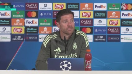 Xabi Alonso encantado con el rendimiento de Nico Paz en el Como: "Tomó una decisión muy inteligente"