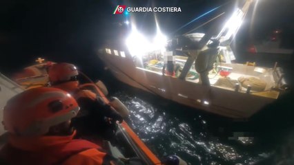 Costa devastata per i datteri di mare: 35 arresti (21.10.25)