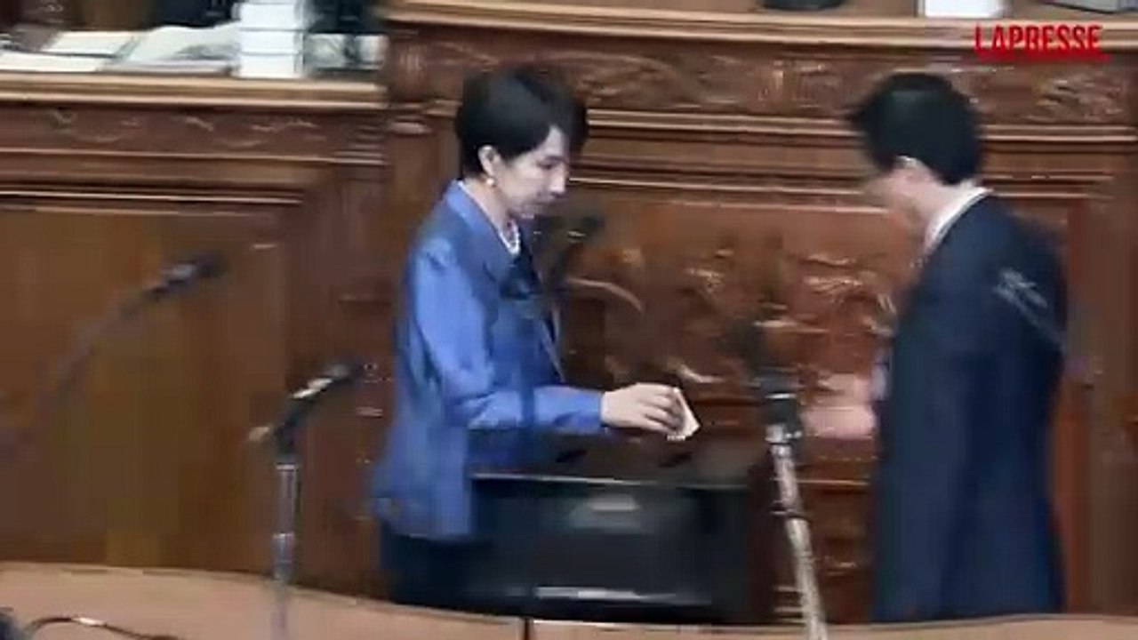 Giappone, Sanae Takaichi ? la prima premier donna: l'elezione in Parlamento