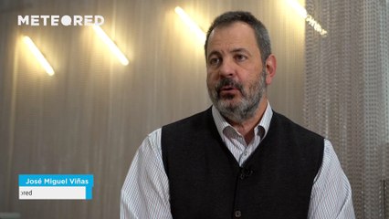 ¿Por qué a veces hay estelas de aviones que se cruzan en el cielo?