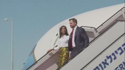 JD VANCE TOUCHES DOWN in ISRAEL for Trump’s Gaza PEACE DEAL