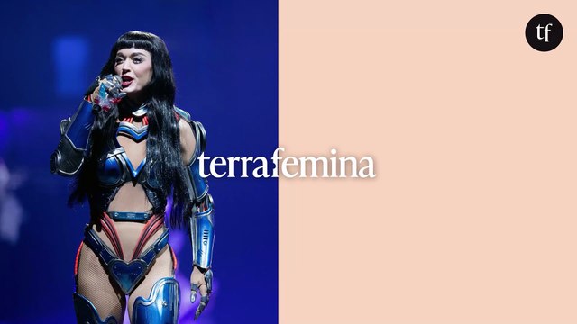 Elle fait un trail en maillot de bain la dingue : Katy Perry fait une performance controversée sur scène et ça fait réagir