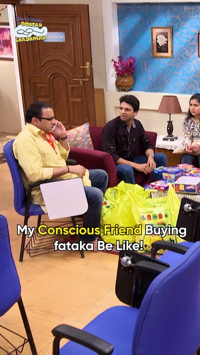 My Conscious Friend While buying fataka!#tmkoc #comedy #funny #relatable #diwali #shorts
