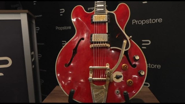 A Londra all'asta la chitarra che fece litigare gli Oasis