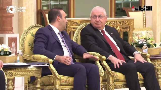صاحب السمو الأمير الشيخ مشعل الأحمد ورئيس جمهورية تركيا رجب طيب أردوغان عقدا جلسة مباحثات بحضور سمو ولي العهد الشيخ صباح الخالد وسمو الشيخ أحمد العبدالله رئيس مجلس الوزراء وعدد من كبار المسؤولين في البلدين