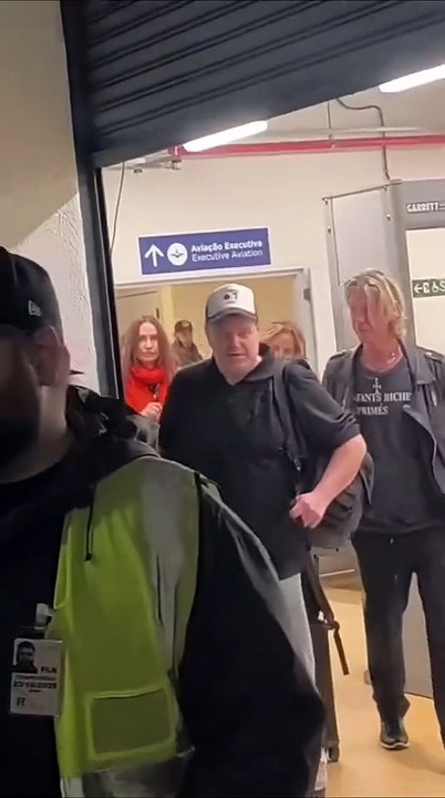 Guns N' Roses chegando em Florianópolis para show nesta terça-feira (21)