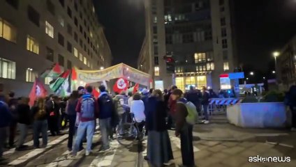 Milano, circa 200 persone al presidio pro-Pal vicino al consolato Usa