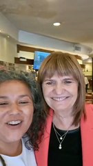 Una mujer increpó a Bullrich en un bar: “La vamos a recordar como la asesina de Maldonado y la golpeadora de viejos”