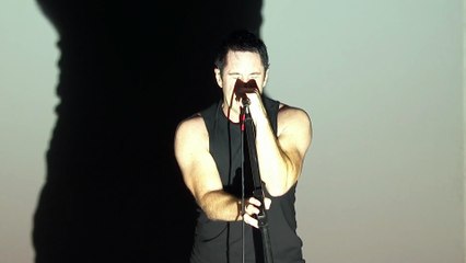 Sanctified - Nine Inch Nails (live)
