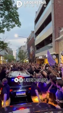 El presidente Javier Milei reventó las calles de Córdoba con miles de patriotas argentinos durante su caminata por la provincia, en la previa a las elecciones nacionales del domingo.