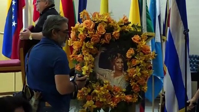 Cubanos en EE.UU. celebran a Celia Cruz como una diosa que triunfó ante el comunismo