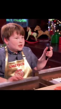 Young Chef Cooks Judges With Knife 🍨 #masterchef