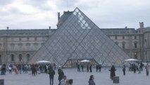 Reabren el Louvre tras el robo de joyas por un valor de 88 millones de euros