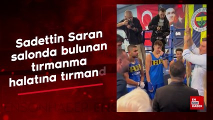 Sadettin Saran salonda bulunan tırmanma halatına tırmandı