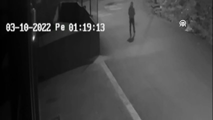 Olay yerinde bıraktığı iç çamaşırı hırsızı ele verdi