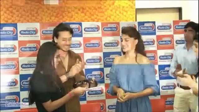 Calories don’t count on birthdays, Especially when it’s Jacqueline’s! 😋🎂 #glamsham #bollywood #celebs #jacquelinefernandez Glamsham, Bollywood, Celebs, Jacqueline Fernandez