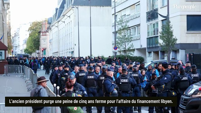 Nicolas Sarkozy observé de près et traité différemment des autres détenus, cette décision qui a été prise et “appliquée immédiatement”