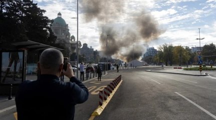 Sırbistan parlamentosu önünde dehşet anları
