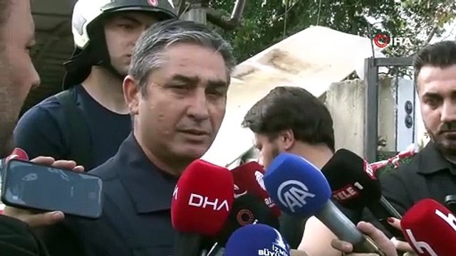İzmir İtfaiye Dairesi Başkanı İsmail Derse: Patlama gaz sıkışması nedeniyle meydana geldi