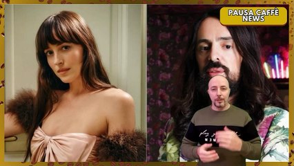 Valentino sceglie Dakota Johnson eleganza e stile in una nuova campagna