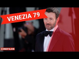 Joel Edgerton sul red carpet di Venezia 79