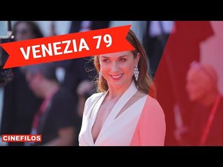 Kerry Condon sul red carpet di Venezia 79