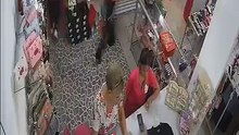 Delincuente asalta una tienda en la ciudad de Puerto Cortés