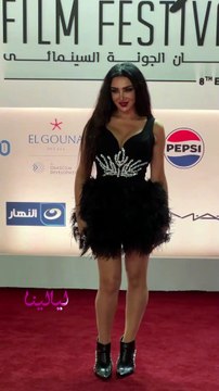 إطلالة سامية الطرابلسي من العرض الخاص لفيلم -السادة الأفاضل- من مهرجان الجونة السينمائي-