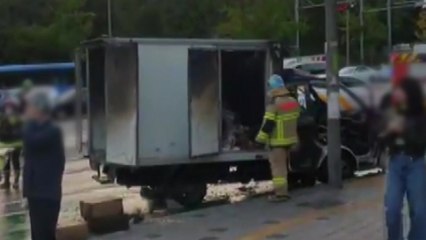 교차로에서 차량 사고 뒤 트럭 화재...인명피해 없어 / YTN
