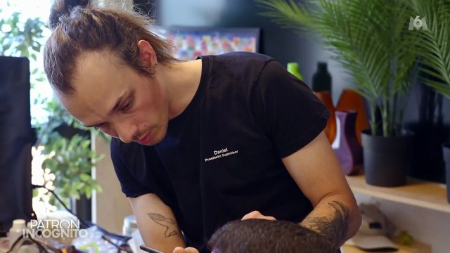 VOICI - On est dans Cyrano ? : un relooking dans Patron Incognito fait hurler de rire les internautes (ZAPTV)