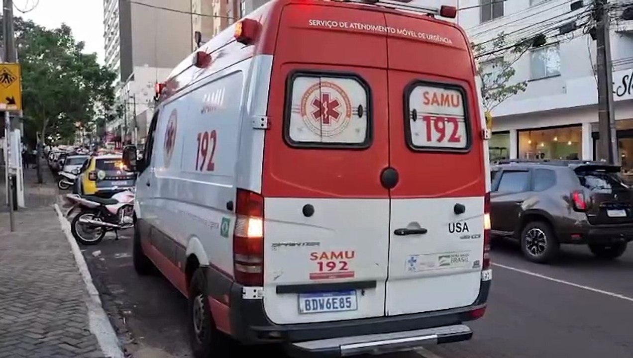 Jovem em surto mobiliza equipes do Samu e Polícia Militar ao Centro de Cascavel
