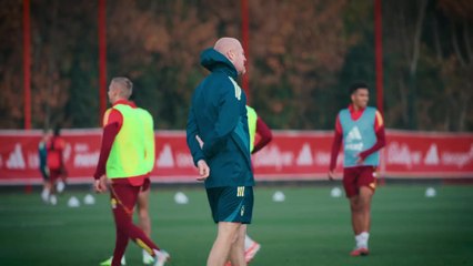 Dyche arriving to take Forest training ahead of Porto