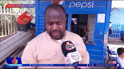 Empresario dona 2 mil bíblias a centros educativos de Roatán