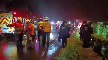 tn7'Operativo en marcha para rescatar a cinco personas que cayeron a río en Turrialba-221025