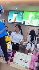 9. Shipper áo xanh ‘ra điều kiện’ khiến Tiểu Thanh quẩy cực sung 💃 #Shorts