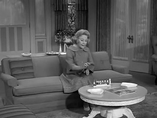The Lucy Show ｜TV-1963｜ LUCY AND VIV PUT IN A SHOWER ｜S1E18