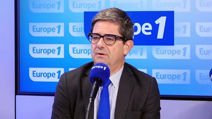 «Ce que vous allez recevoir le 27 du mois pour acheter la baguette, c'est financer par vos petits-enfants», souligne Nicolas Dufourcq