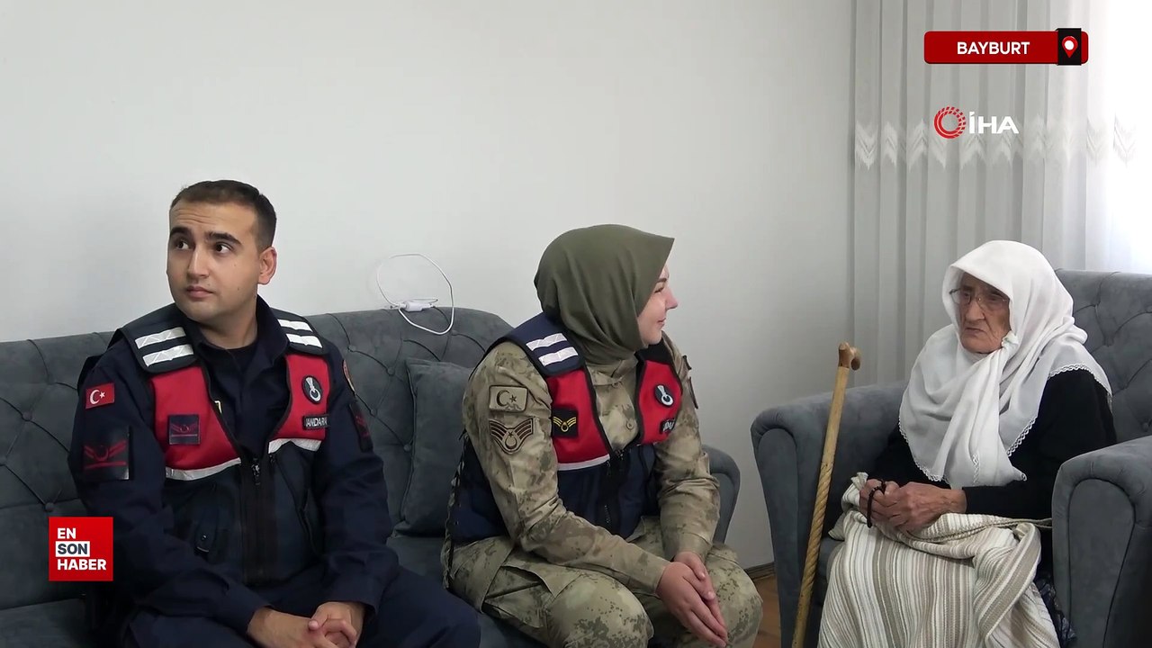 Bayburt'ta  97 Yaşındaki Rabiye ninenin asker sevgisi: Biz Türk'üz onlar benim evladım