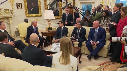 Trump vuelve a cargar contra España ante Rutte