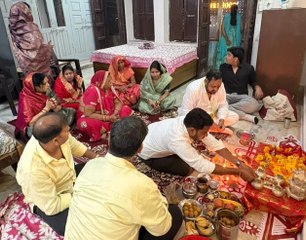 रोशनी से जगमगाया शहर, दीपावली पर घरों-प्रतिष्ठानों पर किया मां लक्ष्मी का पूजन